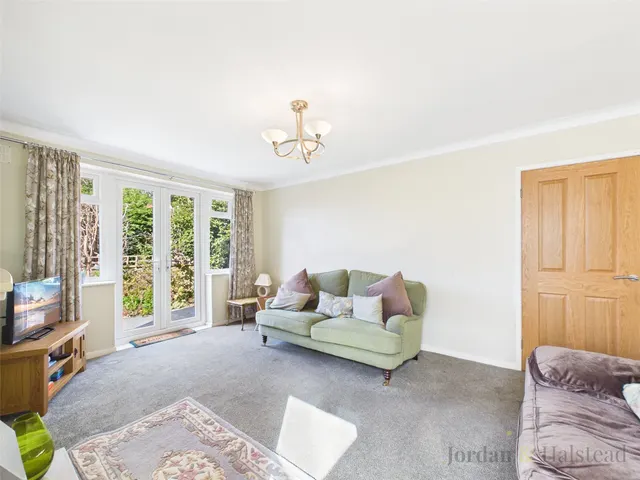 Bickerton Avenue, Frodsham, WA6, photo 2