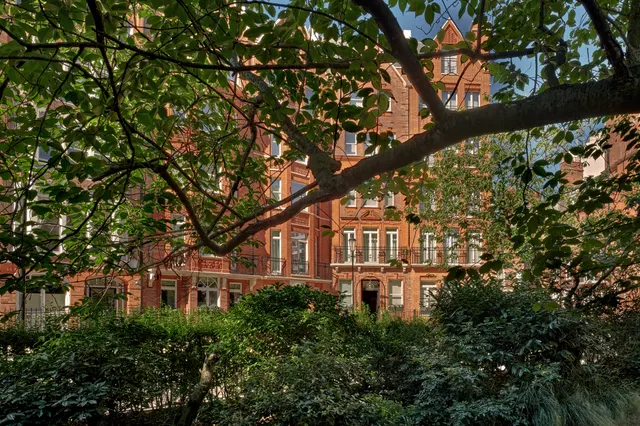 Photo 2 — Hans Place, Knightsbridge, London