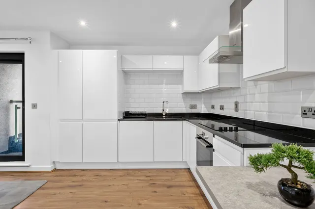 Milner Road, London, SW19, photo 3