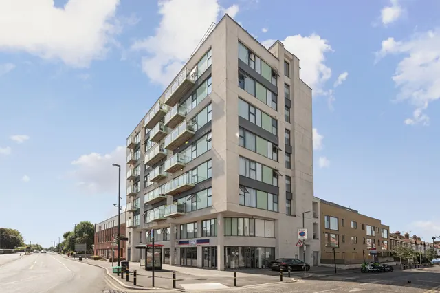 Milner Road, London, SW19, photo 1