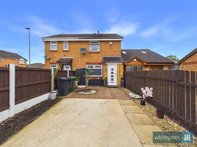 2 bedroom house, Wilson Road, Wyke, BD12