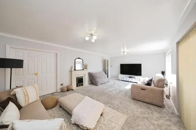 Houghton Close, Nottingham, NG16, photo 3