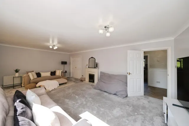 Houghton Close, Nottingham, NG16, photo 2