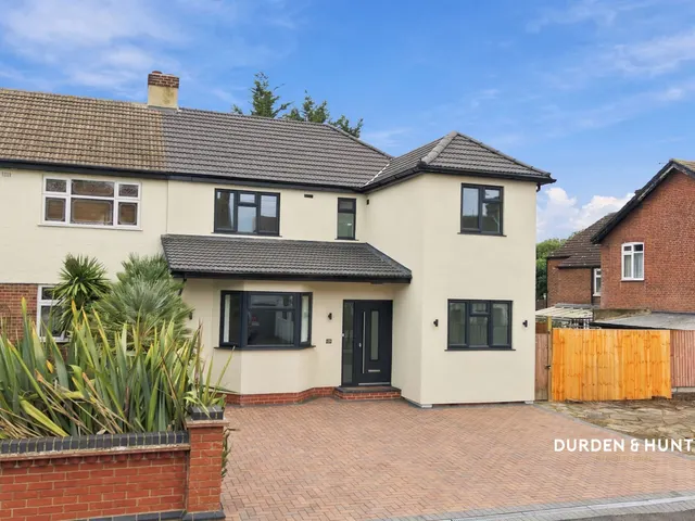 Fairview Road, Chigwell, IG7, photo 1