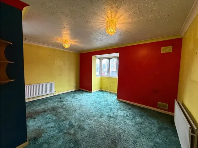 Photo 3 — Ashbourne Road, Mitcham, CR4