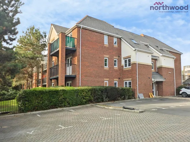 Ashdown House, Chandlers Ford, SO53, photo 1
