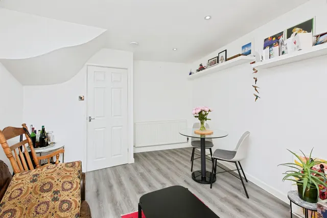 Wellington Crescent, Derby, DE1, photo 3