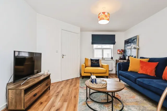 Parkesine Lane, B24, photo 3