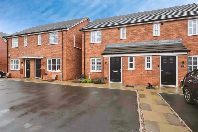 Parkesine Lane, B24, photo 1