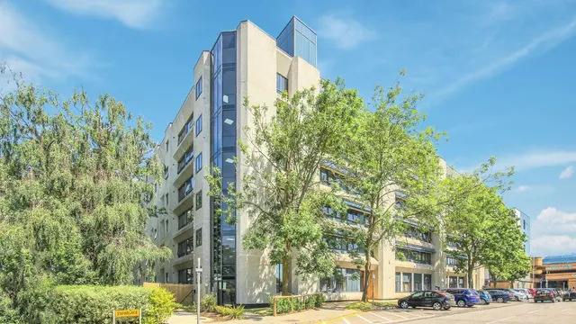 Skyline House Swingate, Stevenage, Herts SG1 1AX, photo 1