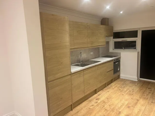 Photo 2 — 2 bed flat to rent Hamilton Road, London NW11