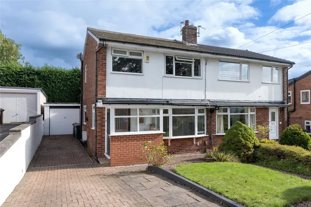 Layton Park Croft, Rawdon, LS19, photo 1