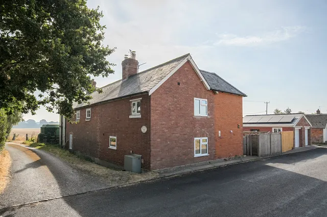 Broad Street, Beechingstoke, SN9, photo 1