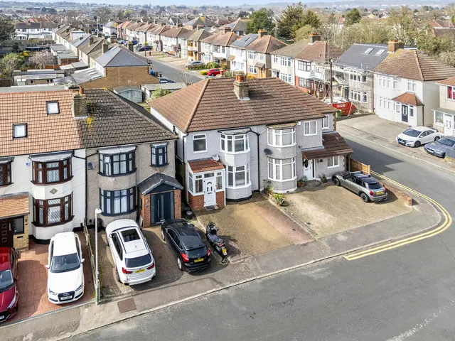 Hayden Way, Romford, RM5, photo 1