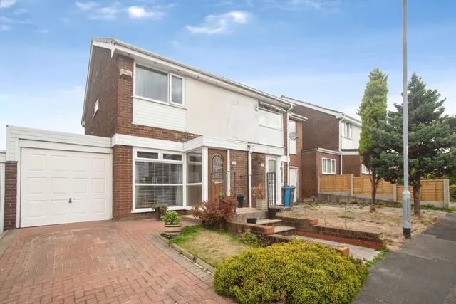 The Links, MANCHESTER, Lancashire, M40, photo 1