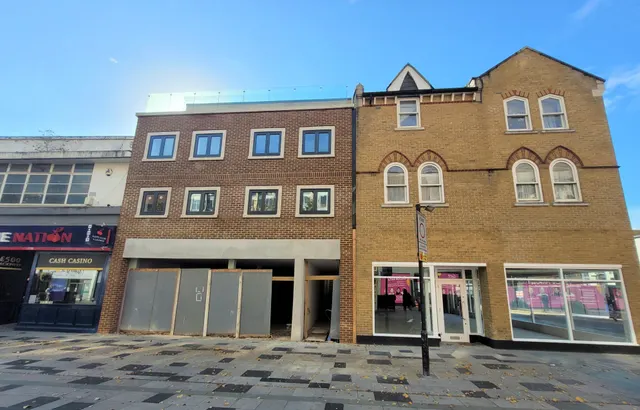 Slough High Street, SL1, photo 1