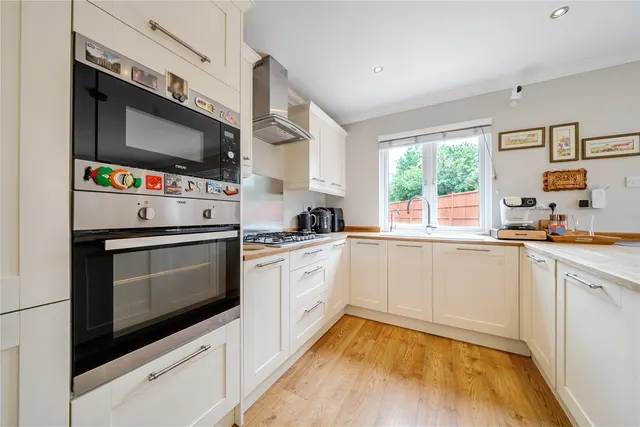 Photo 3 — Cockmannings Road, Orpington, BR5