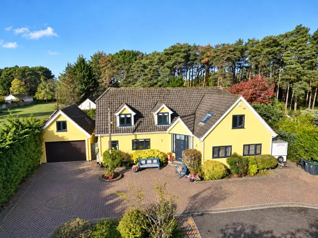Forest Edge Drive, Ashley Heath, BH24, photo 1