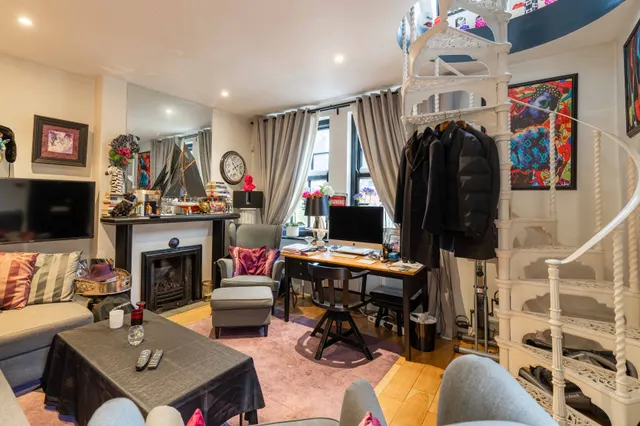 Kensington Court Mews, London, W8, photo 3