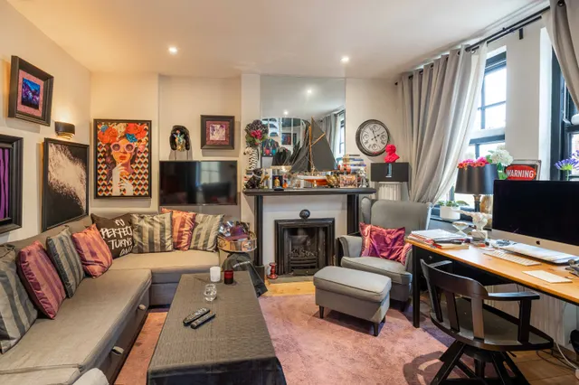 Kensington Court Mews, London, W8, photo 1