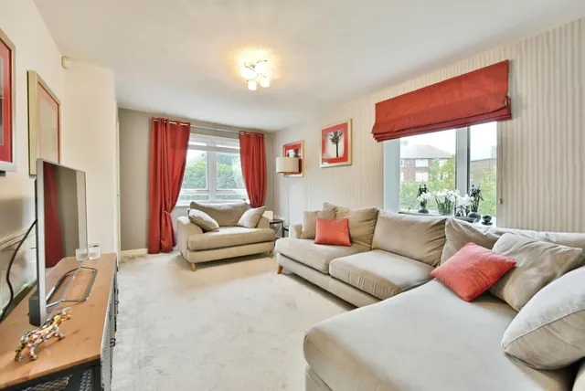 Photo 2 — Darnbrook Drive, Sheffield, S5