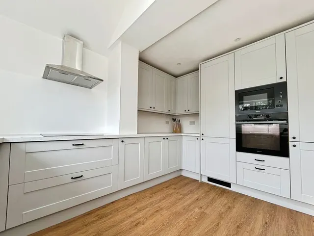 Photo 3 — Foxwood Way, New Barn, Kent, DA3