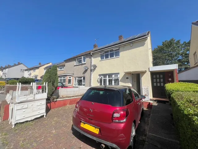 Photo 2 — Edinburgh Avenue, Walsall, WS2