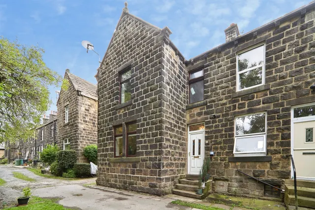 Park View, Yeadon, Leeds, photo 1