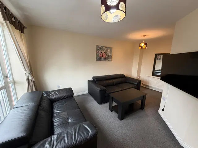 Photo 3 — Cypress Way, Nuneaton, CV10