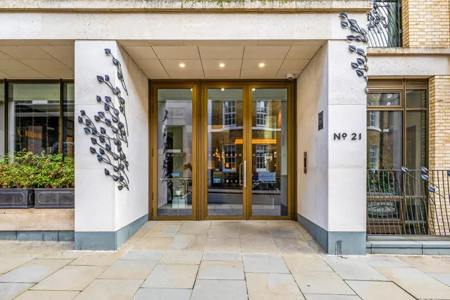 Photo 2 — Young Street, Kensington, London, W8 5EH
