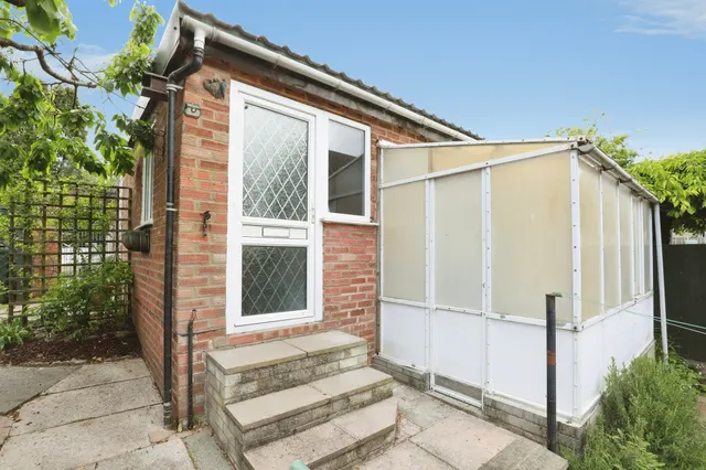 Photo 3 — Woodside Terrace, Northwich