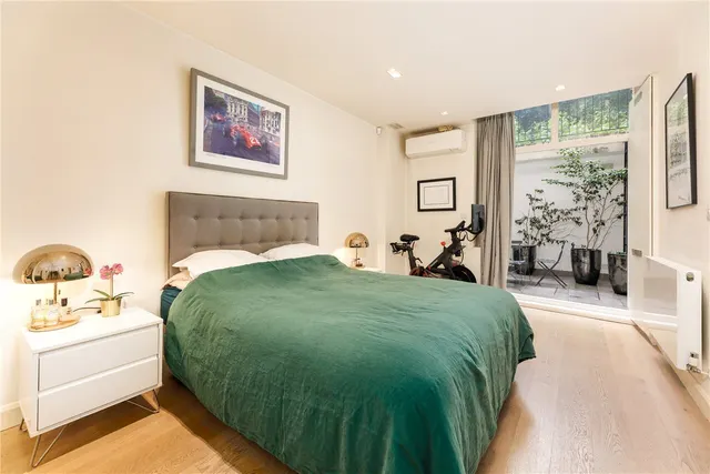Photo 2 — Draycott Place, London, SW3