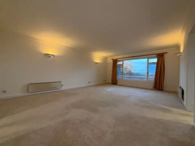 Farington Acres, Weybridge, KT13, photo 2