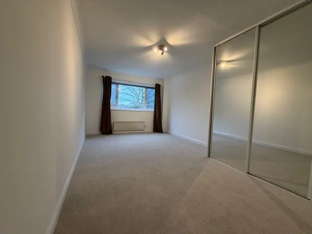 Farington Acres, Weybridge, KT13, photo 3