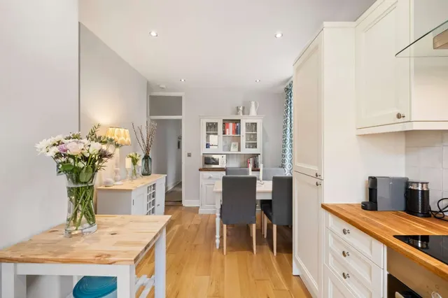 Crealock Street, London, SW18, photo 3