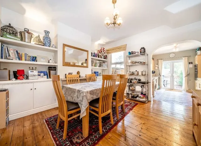 Eastbank Road, Hampton Hill, TW12, photo 3