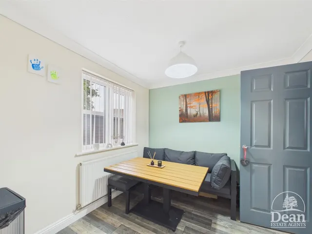 Photo 3 — Bracken Close, Lydney