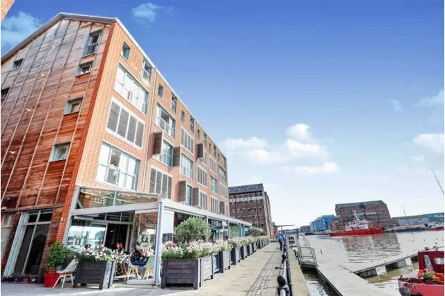 The Docks, Gloucester, photo 1