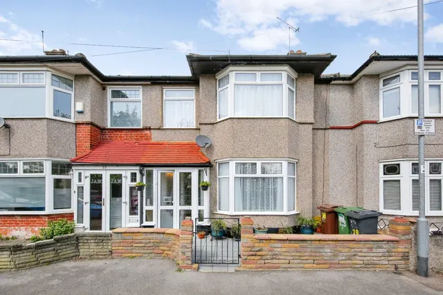 Cecil Road, Chadwell Heath, RM6, photo 1