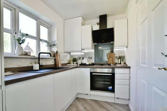 Sandmoor Place, Lymm, WA13, photo 2
