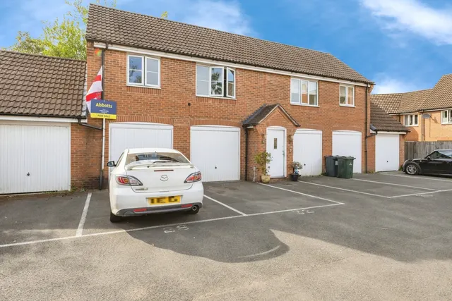 Sunderland Close, Carbrooke, Thetford, Norfolk, IP25, photo 1