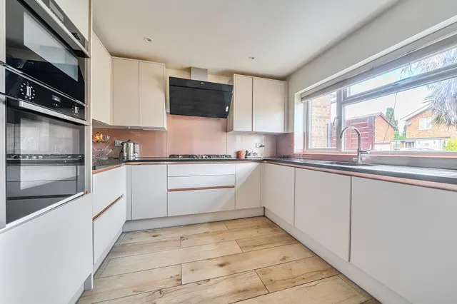 Photo 2 — Treesmill Drive, Maidenhead