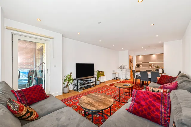 Lismore Boulevard, Colindale, NW9, photo 3