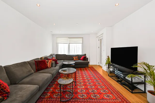 Lismore Boulevard, Colindale, NW9, photo 1