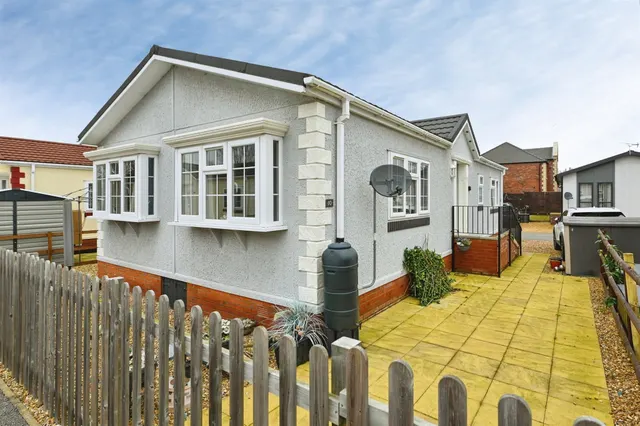 Main Road, West Winch, PE33, photo 1