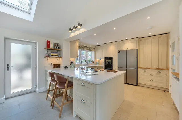 Photo 3 — Birch Tree View, Lightwater, Surrey, GU18 5TZ