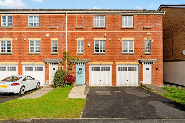 Wateredge Close, Leigh, WN7 3UP, photo 1