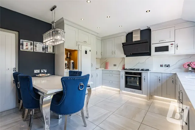 Westmoreland Avenue, Hornchurch, RM11, photo 1