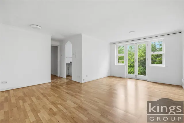 Gater Drive, Enfield, photo 3