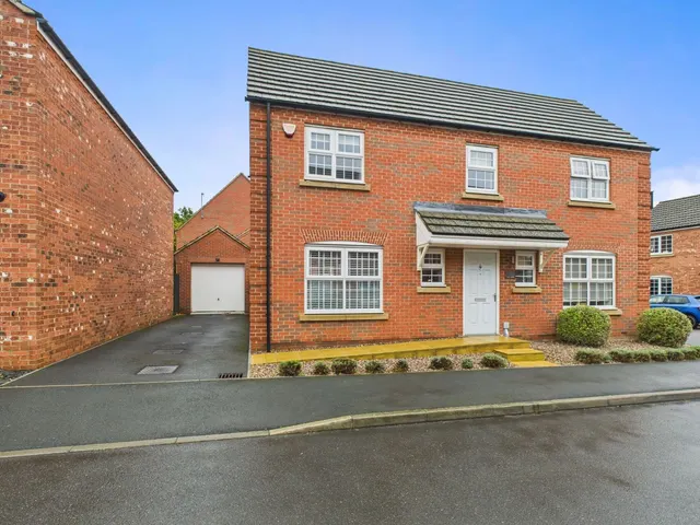 Carr Road, Moulton, NN3, photo 1